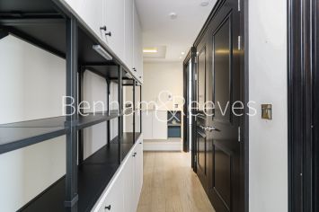 2  bedrooms flat to rent in Kensington High Street, Wolfe House, W14-image 13