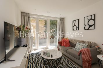 1  bedroom flat to rent in Sinclair Road, Kensington, W14-image 1