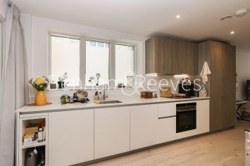 1  bedroom flat to rent in Sinclair Road, Kensington, W14-image 11