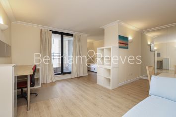 Studio flat to rent in Cromwell Road, Point West Building, SW7-image 1