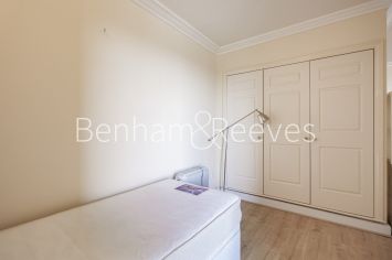 Studio flat to rent in Cromwell Road, Point West Building, SW7-image 9