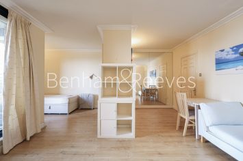 Studio flat to rent in Cromwell Road, Point West Building, SW7-image 11