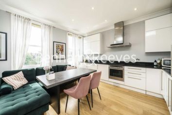 3  bedrooms flat to rent in Nevern Square, Kensington, SW5-image 2