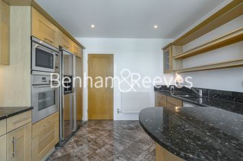 image 3  bedrooms flat to rent in Warren House, Beckford Close, W14-image 2