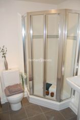 Studio flat to rent in Boulevard Drive, Colindale, NW9-image 4
