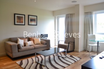 Studio flat to rent in Aerodrome Road, Colindale, NW9-image 1