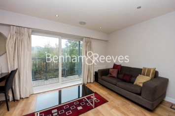 Studio flat to rent in Aerodrome Road, Colindale, NW9-image 1