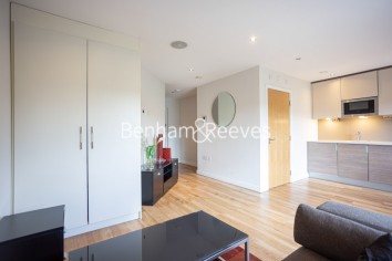 Studio flat to rent in Aerodrome Road, Colindale, NW9-image 12
