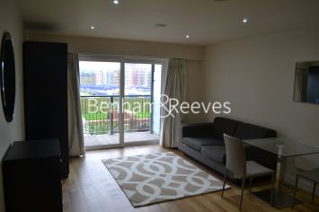 Studio flat to rent in Boulevard Drive, Colindale, NW9-image 1