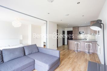 1 bedroom flat to rent in Aerodrome Road, Collindale, NW9-image 2