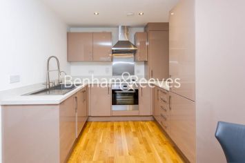 2 bedrooms flat to rent in Zodiac Close, Edgware, HA8-image 2