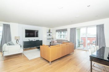 3  bedrooms flat to rent in Boulevard Drive, Colindale, NW9-image 2