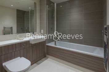 Studio flat to rent in Beaufort Square, Colindale, NW9-image 4