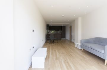 2  bedrooms flat to rent in Beaufort Square, Colindale, NW9-image 1