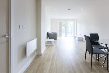 2  bedrooms flat to rent in Beaufort Square, Colindale, NW9-image 3