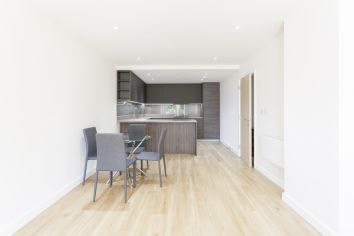 2  bedrooms flat to rent in Beaufort Square, Colindale, NW9-image 10