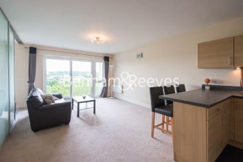 1  bedroom flat to rent in Heritage Avenue, Colindale, NW9-image 1