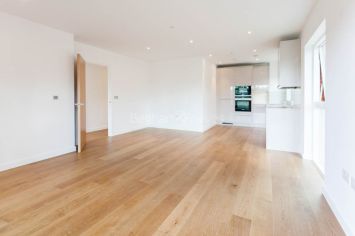 2  bedrooms flat to rent in Thunrey Close, Colindale, NW9-image 1
