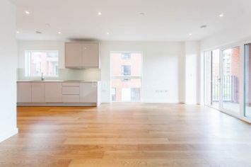 2  bedrooms flat to rent in Thunrey Close, Colindale, NW9-image 2