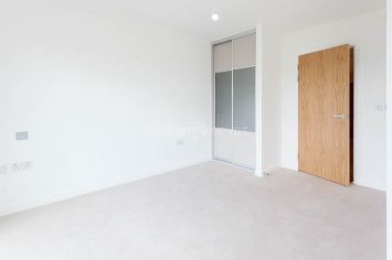 2  bedrooms flat to rent in Thunrey Close, Colindale, NW9-image 6