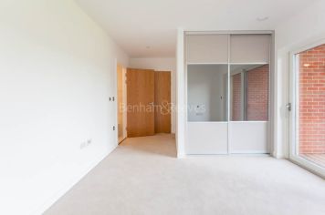 2  bedrooms flat to rent in Thunrey Close, Colindale, NW9-image 7