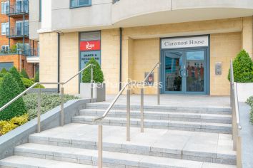 1 bedroom flat to rent in Aerodrome Road, Colindale, NW9-image 3