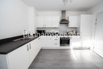 2  bedrooms flat to rent in Trobridge Parade, Colindale, NW9-image 2