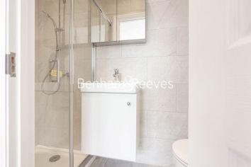 Studio flat to rent in Mapesbury, Larch Road, NW2-image 4