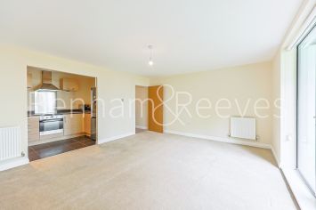 2  bedrooms flat to rent in Conrad Court, Needleman Close, NW9-image 1