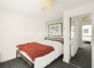 3  bedrooms flat to rent in The Burroughs, Colindal, NW4-image 3