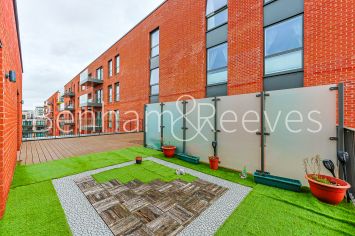 image 3  bedrooms flat to rent in Thonrey Close, Colindale Gardens, NW9-image 6