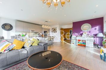 image 3  bedrooms flat to rent in Thonrey Close, Colindale Gardens, NW9-image 11