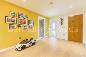 image 3  bedrooms flat to rent in Thonrey Close, Colindale Gardens, NW9-image 18