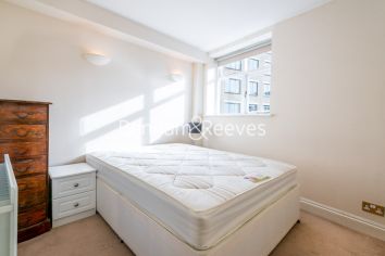1 bedroom flat to rent in West Smithfield, Farringdon, EC1-image 4