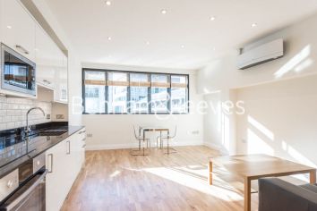 1 bedroom flat to rent in Fleet Street, City, EC4A-image 1