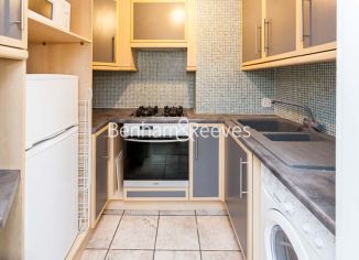 2  bedrooms flat to rent in Bevan House, Boswell Street, WC1N-image 2