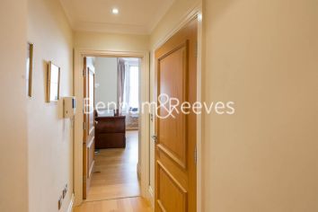 Studio flat to rent in Temple House, Temple Avenue, EC4Y-image 3