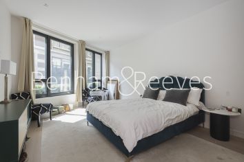 1  bedroom flat to rent in Lincoln Square, Portugal Street, WC2A-image 7