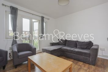 3 bedrooms flat to rent in Norris House, Colville Estate, N1-image 1