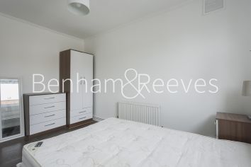 3 bedrooms flat to rent in Norris House, Colville Estate, N1-image 3