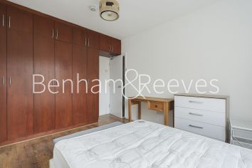 3 bedrooms flat to rent in Norris House, Colville Estate, N1-image 9