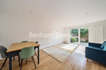 2  bedrooms house to rent in Corrine Road, Tufnell Park, N19-image 1