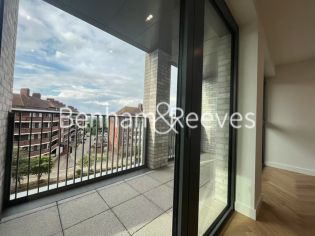 image 2  bedrooms flat to rent in Emperor Point, Dragonfly Walk, N4-image 5
