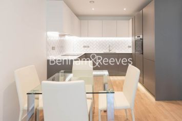 1  bedroom flat to rent in Greenleaf Walk, Southall, UB1-image 3