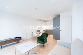 1  bedroom flat to rent in Greenleaf Walk, Southall, UB1-image 7