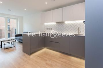 1 bedroom flat to rent in Accolade Avenue, Southall, UB1-image 2