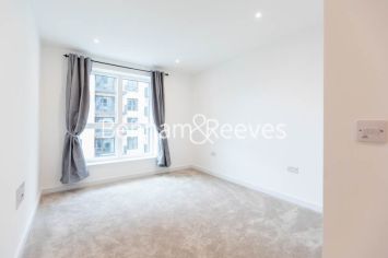 2 bedrooms flat to rent in Accolade Avenue, Southall, UB1-image 12