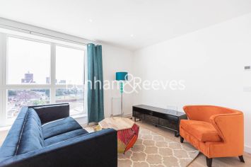 2 bedrooms flat to rent in Accolade Avenue, Southall, UB1-image 1