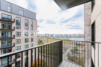1 bedroom flat to rent in Greenleaf Walk, Southall, UB1-image 5