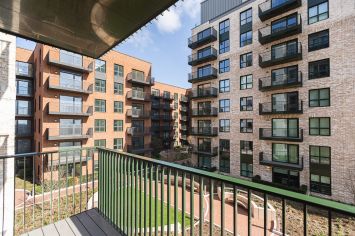 1  bedroom flat to rent in Cedrus Avenue, Southall, UB1-image 5